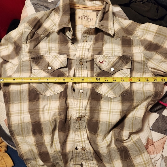 * 2 for 15* Mens L (fits like med.) Hollister button up - Picture 8 of 9